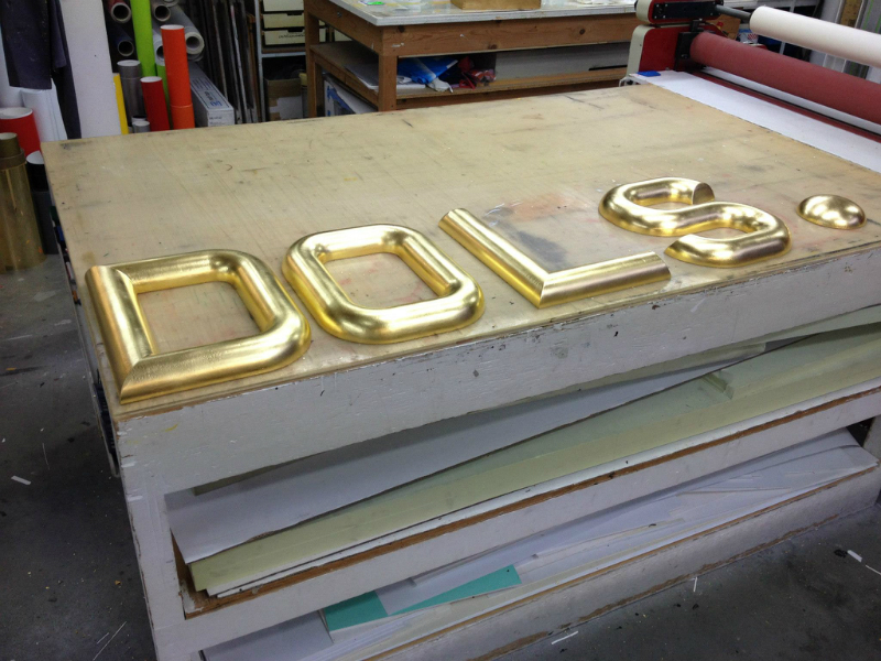 Production of 3D golden letters