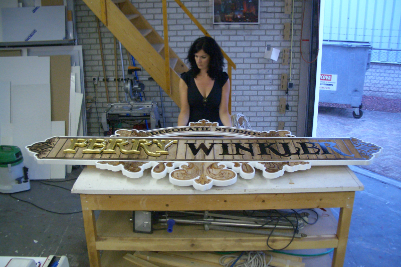 3D houten reclamebord voor Ferry Winkler